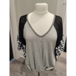 Chrysanthemum Boutique Boho Top Womens Small Grey Black Leopard Animal Print